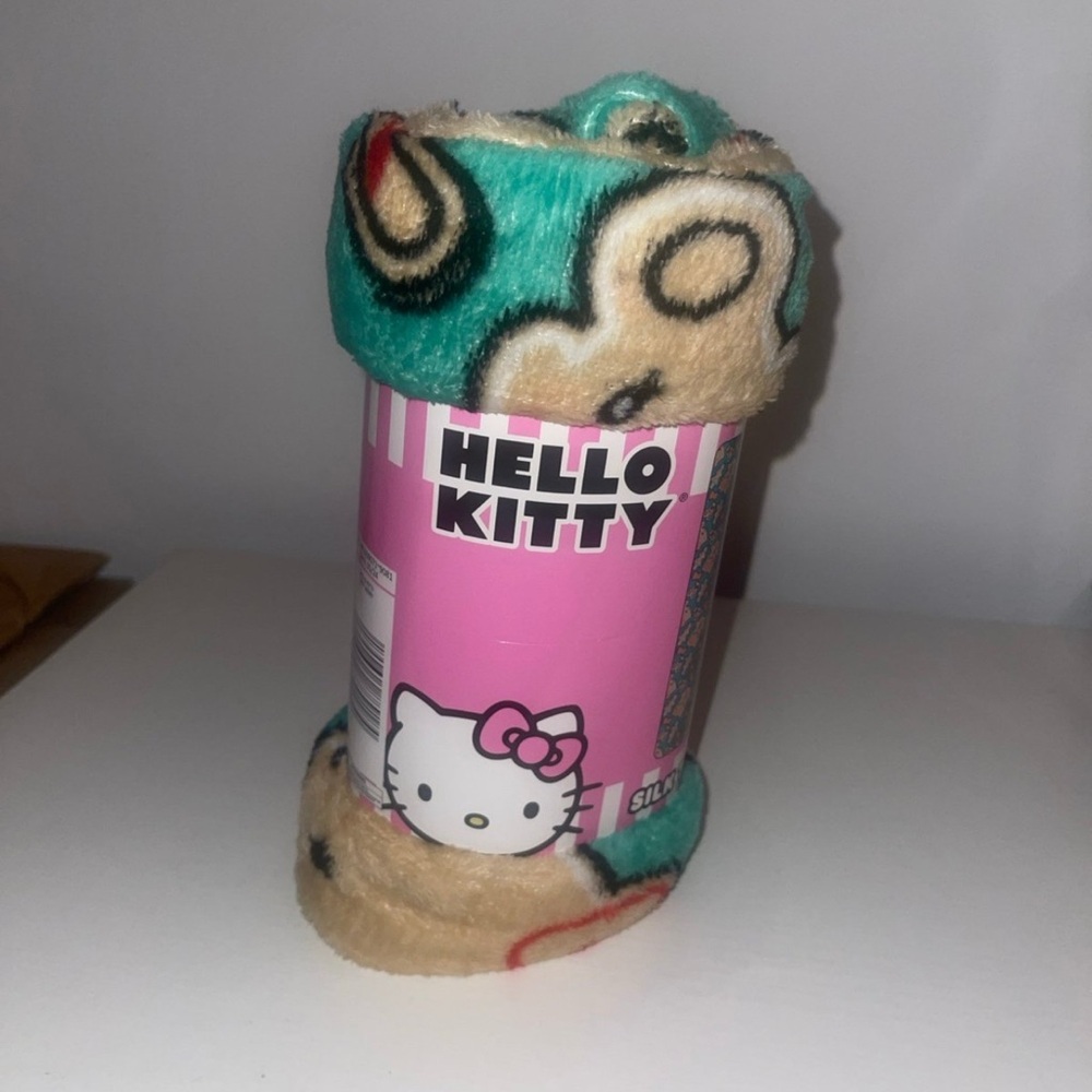 Hello Kitty Christmas throw new